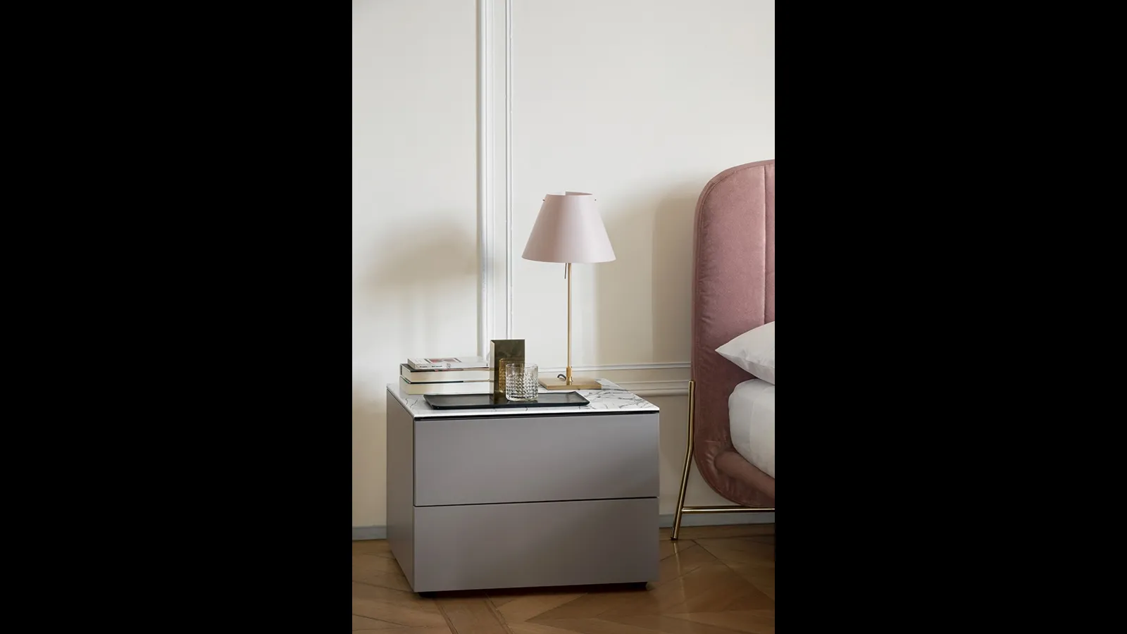 Comodino in laccato opaco Universal di Calligaris