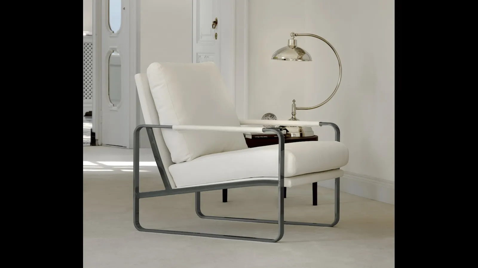 Poltrona in tessuto imbottito Clarissa di Bontempi