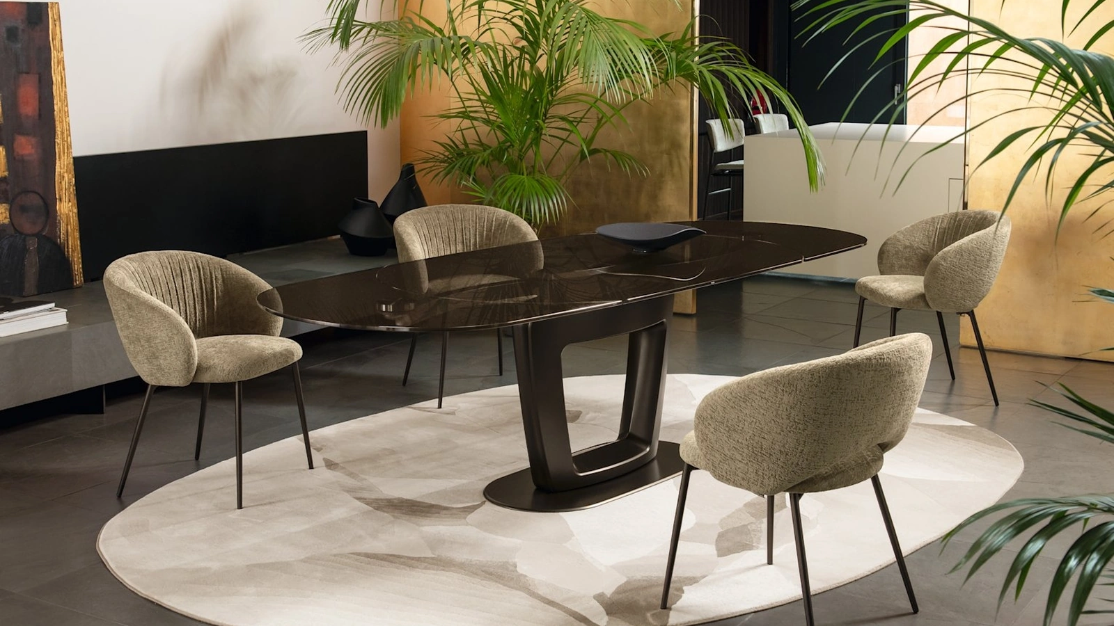 Sedia Anime in tessuto imbottito con gambe in metallo di Calligaris
