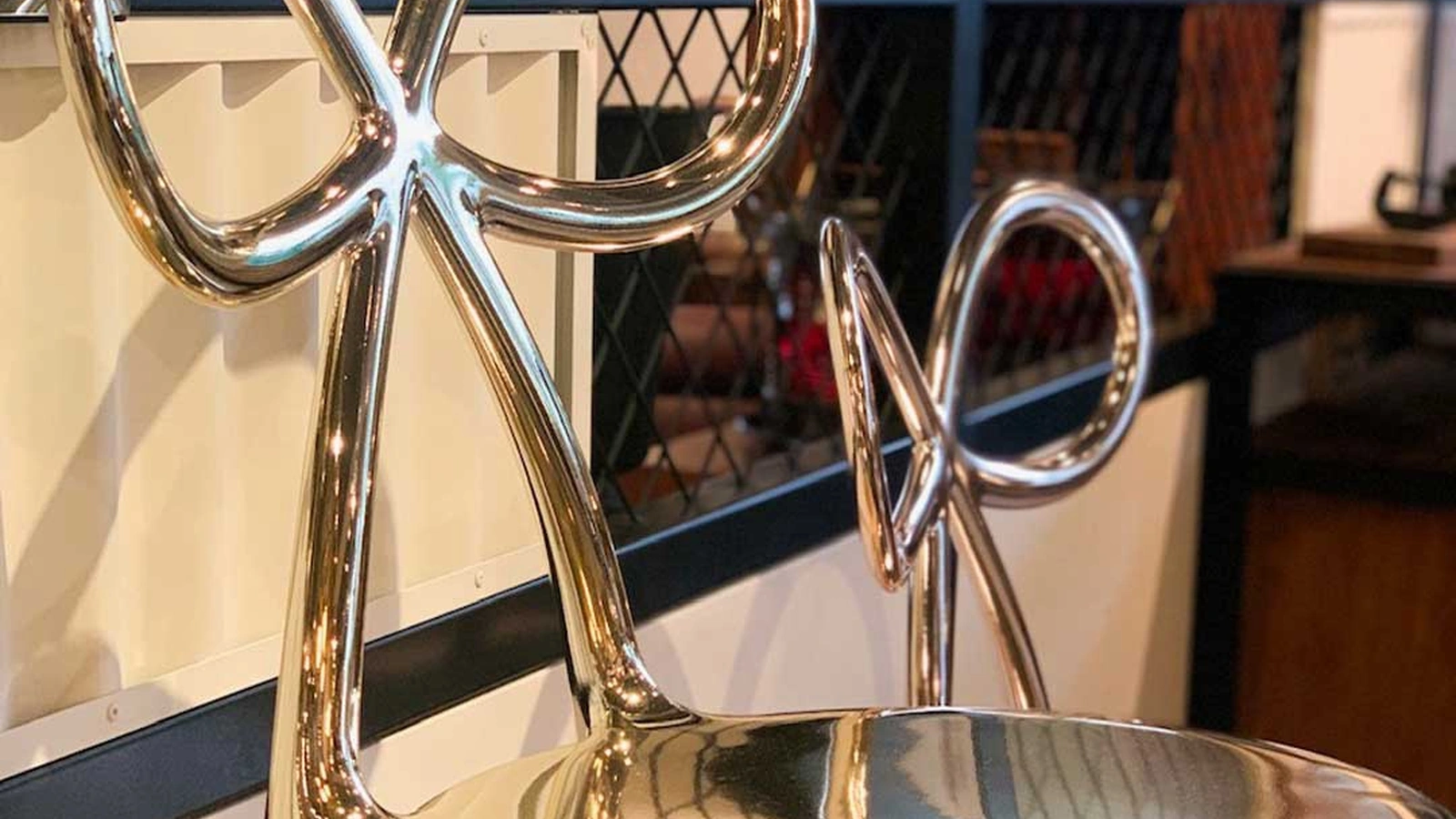 Sedia Ribbon Metal Finish di Qeeboo