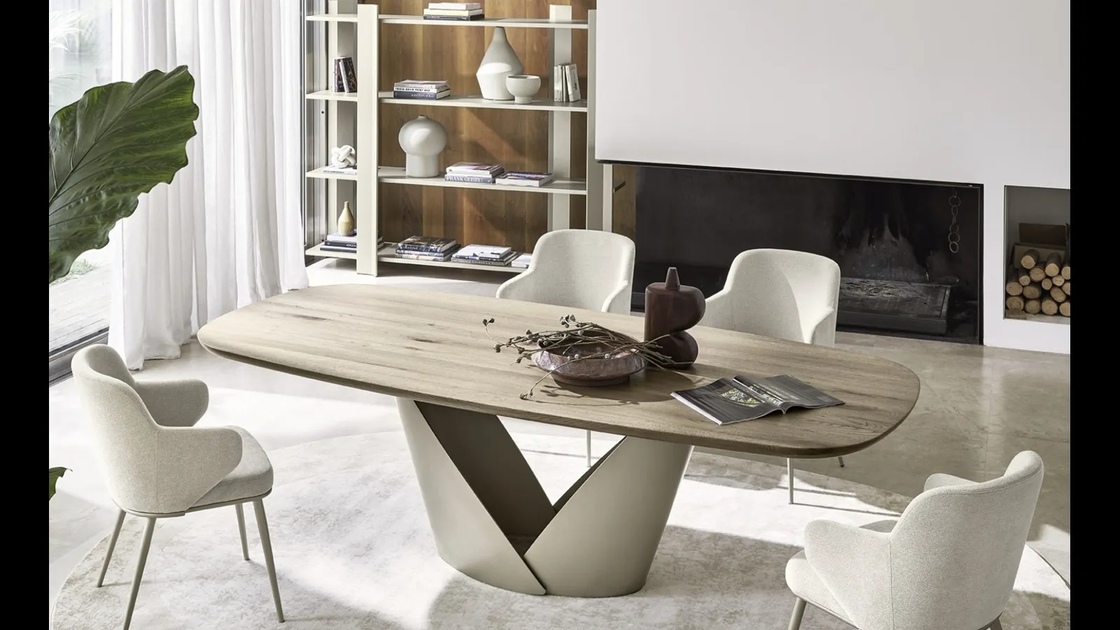 Tavolo Calla con piano in legno di Calligaris
