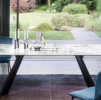 Tavolo fisso in ceramica Icaro di Calligaris