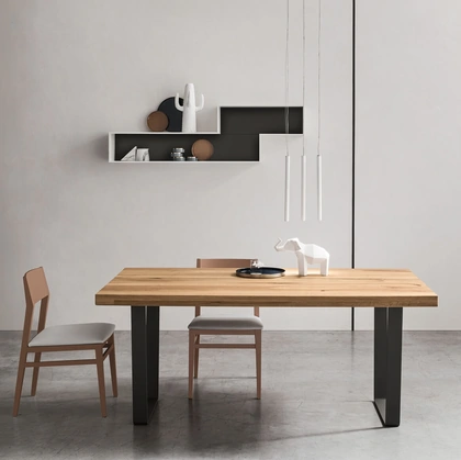 Tavolo Strong in legno massiccio di Maronese