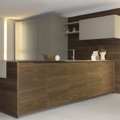 Cucina Design con penisola Arena in legno di Maistri