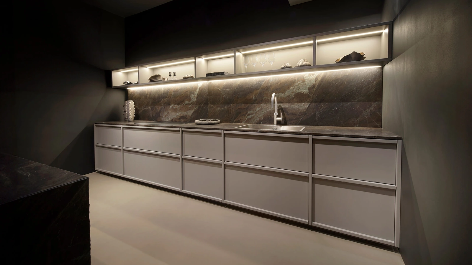 Cucina Design lineare Arena Mass in laccato di Maistri