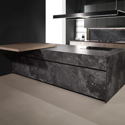 Cucina Design con penisola Giza + Arena Line di Maistri